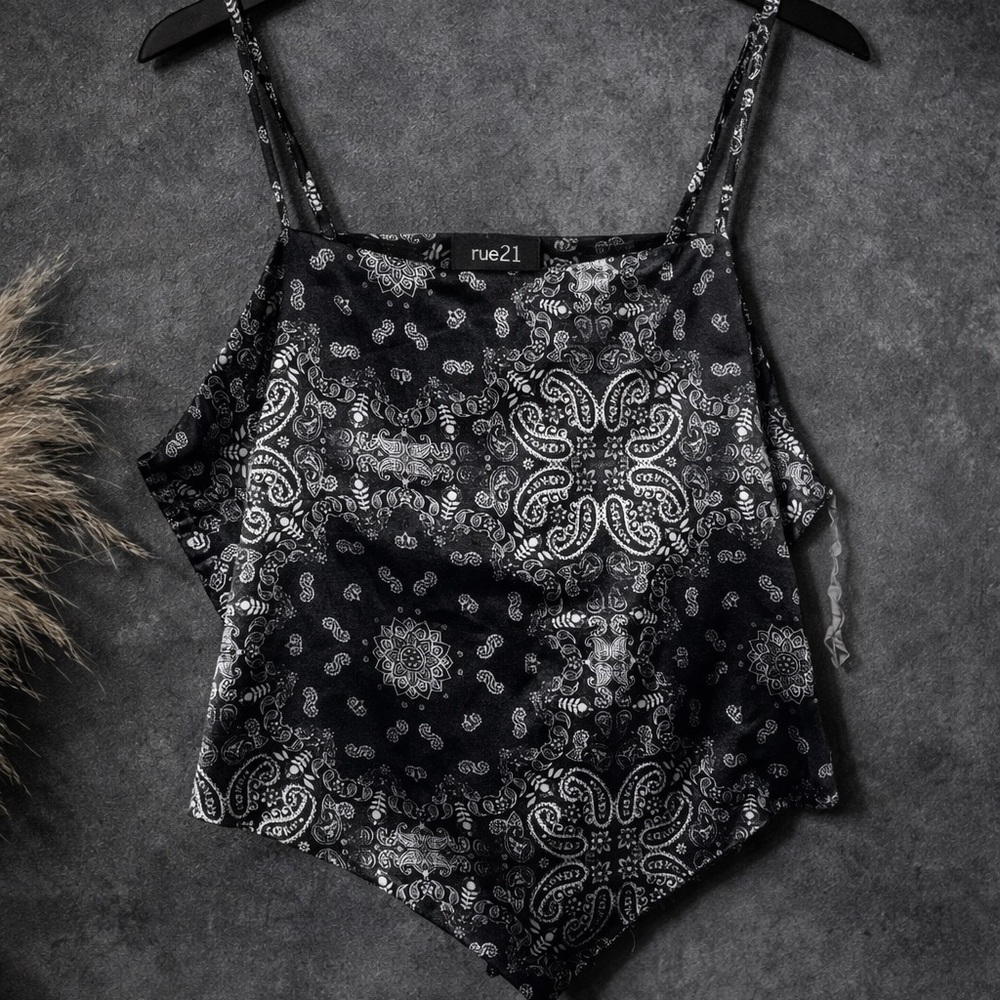 Rue21 Black Paisley Bandana Tank Top XL Y2K Strappy Crop